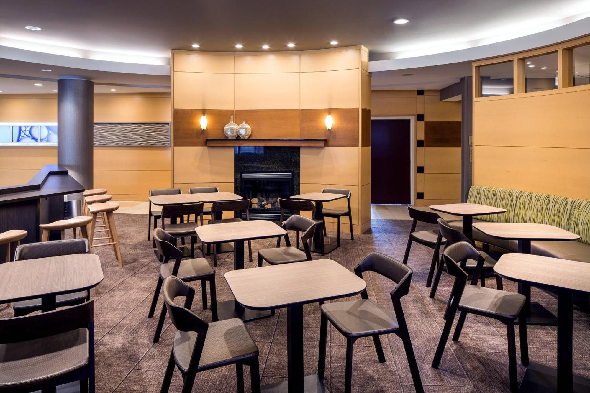 Springhill Suites Bakersfield Exterior photo