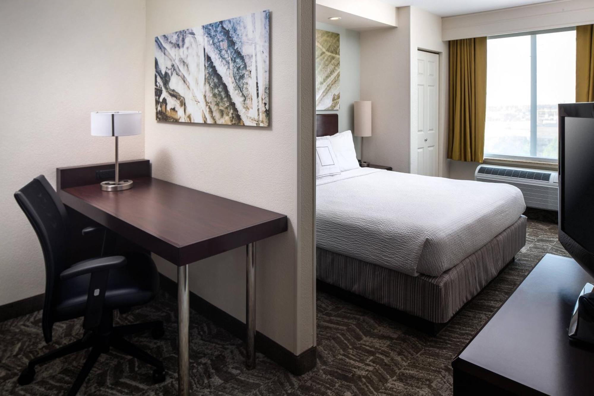 Springhill Suites Bakersfield Exterior photo