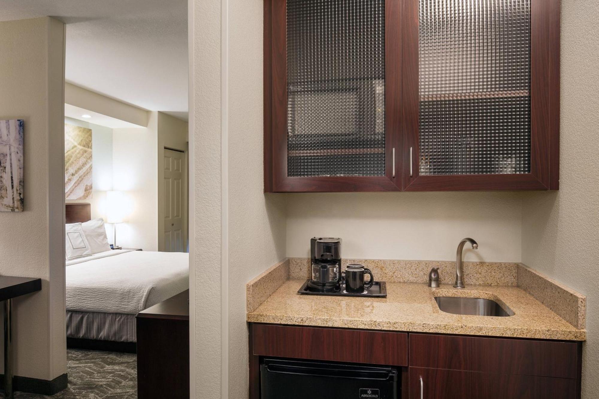 Springhill Suites Bakersfield Exterior photo